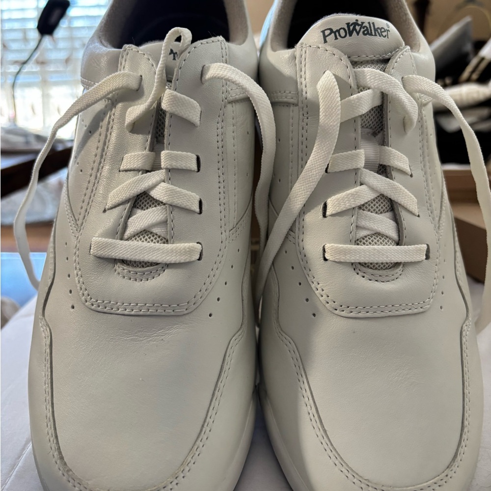 Rockport White Athletic Shoes Sleek Design